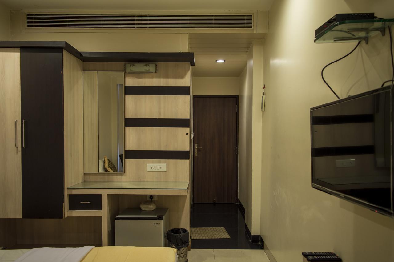 Oyo 751 Hotel Shree Palace Bhopal Exterior photo